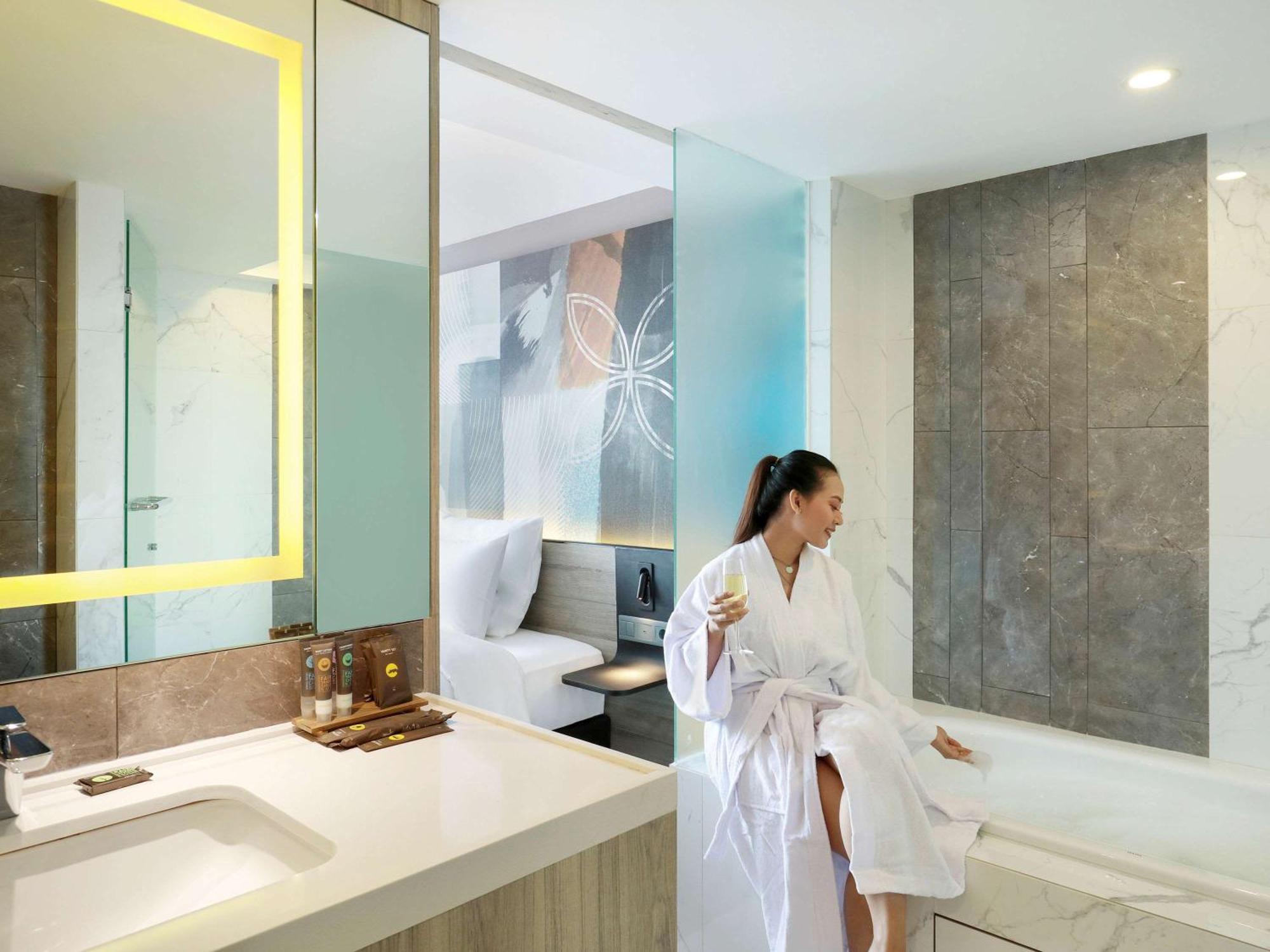 Novotel Suites Yogyakarta Malioboro Esterno foto