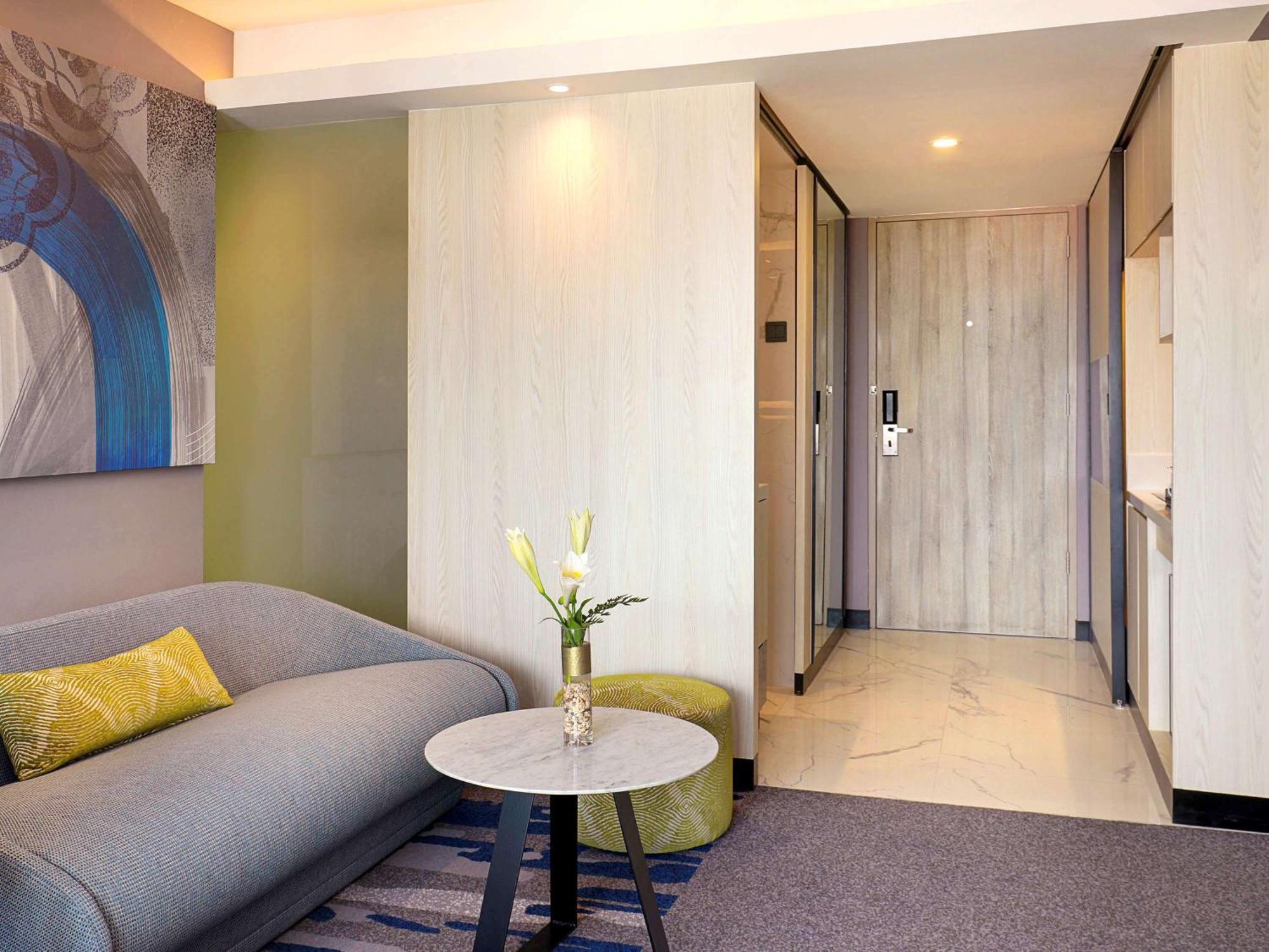 Novotel Suites Yogyakarta Malioboro Esterno foto