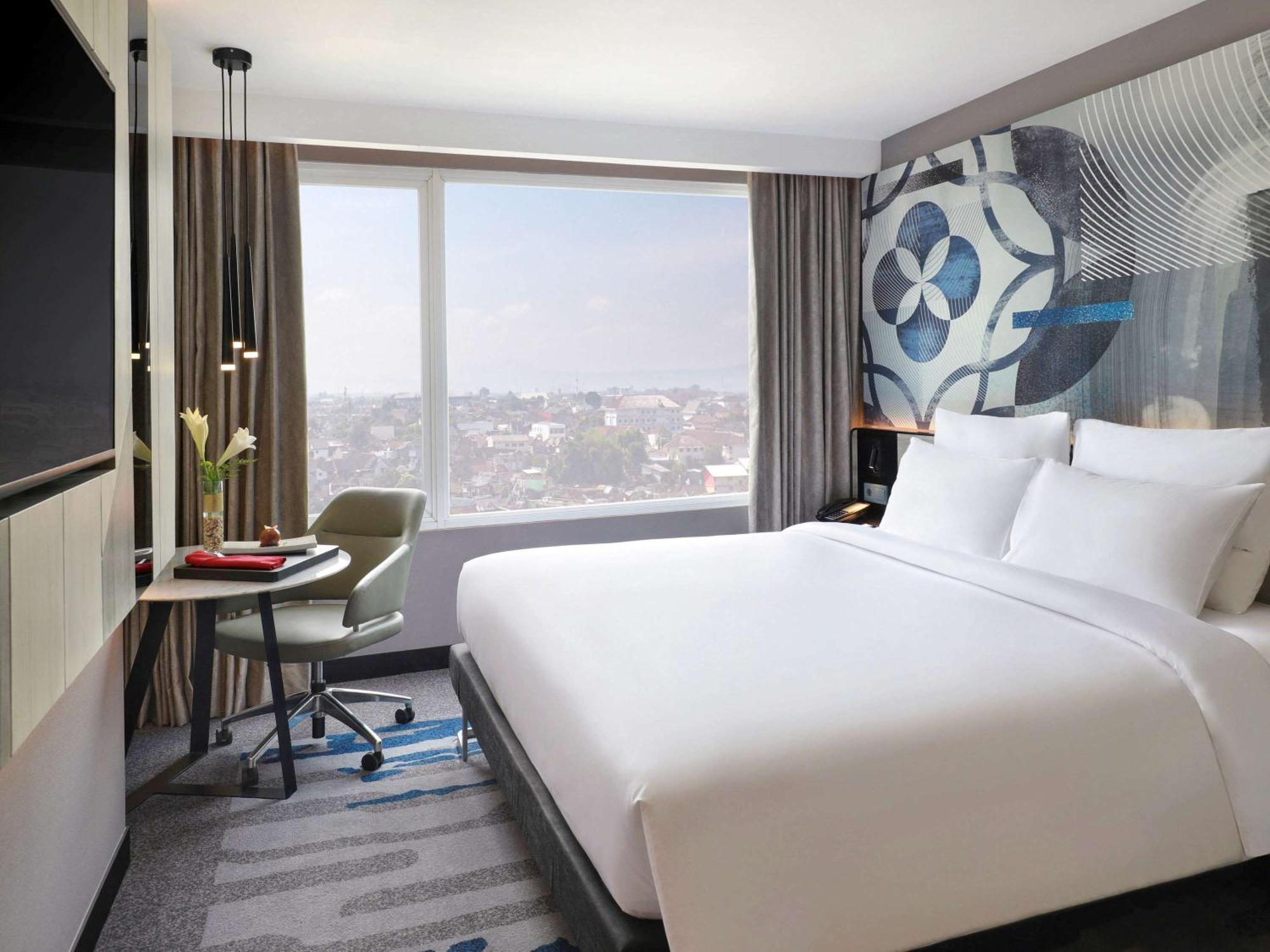 Novotel Suites Yogyakarta Malioboro Esterno foto