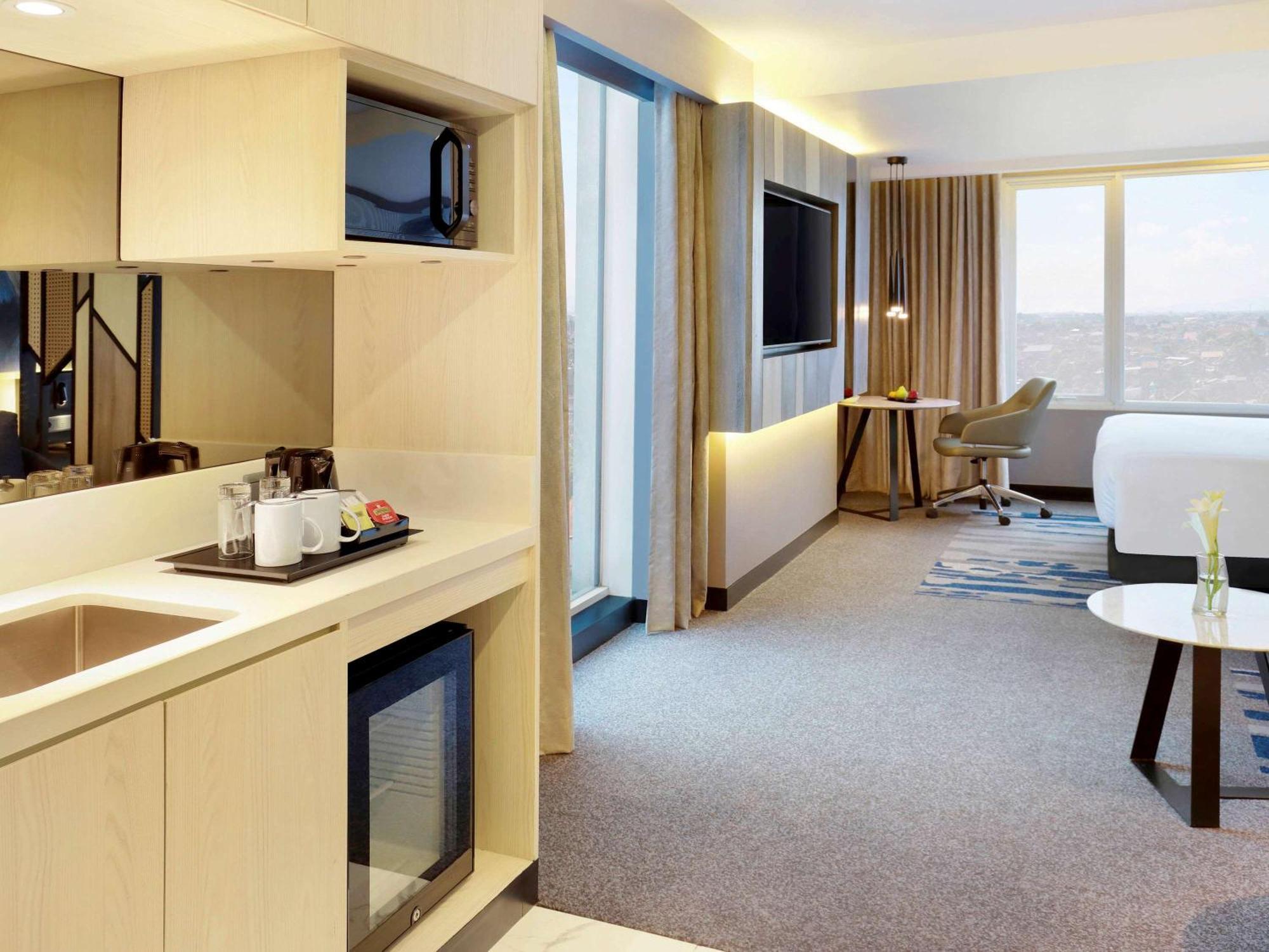 Novotel Suites Yogyakarta Malioboro Esterno foto